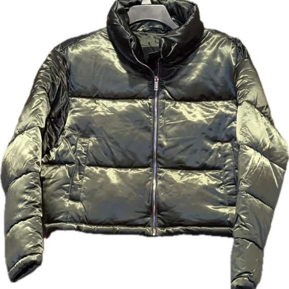 7 For All Mankind Cropped Puffer Jacket Womens size Small NWT￼ - Picture 1 of 5